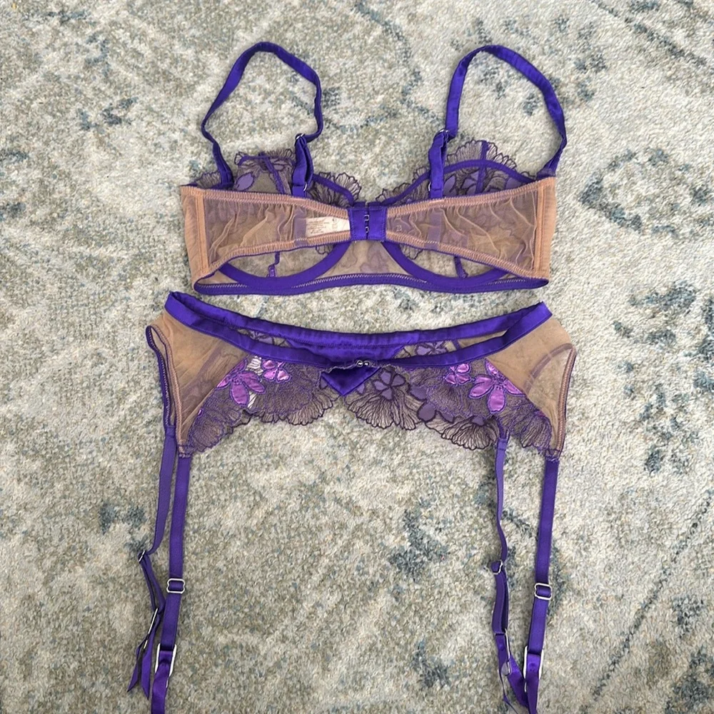 Fleur Du Mal - Lilly Bra and Garter - Picture 2 of 3